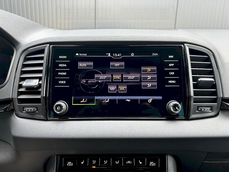 Škoda Karoq (2025) 2.0 TDI 110kW 4x4 DSG Sportlin - fotka 21 z 35