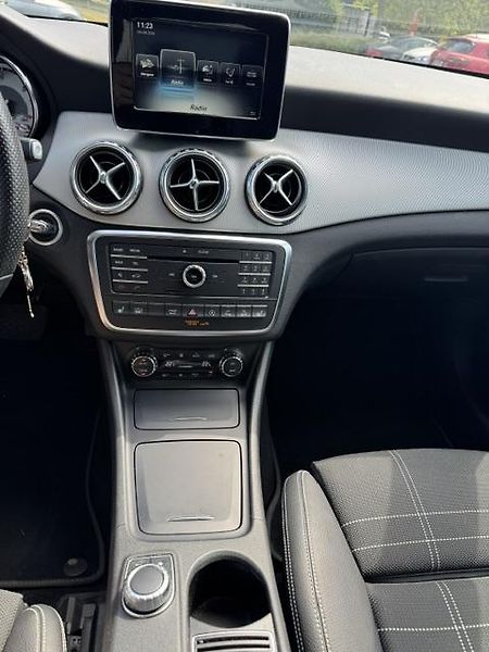 Mercedes-Benz GLA (2015)  220d 7G-DCT 4MATIC AMG Styl - fotka 17 z 23