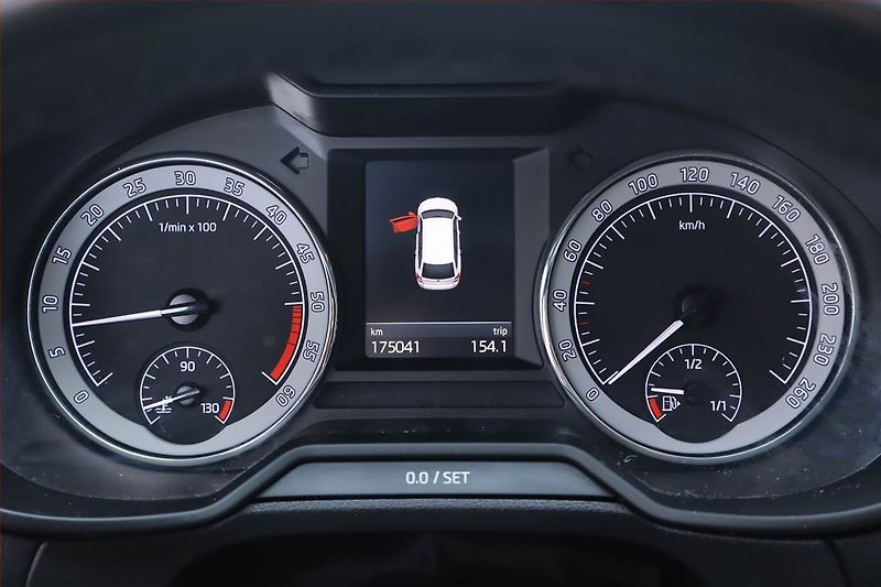 Škoda Octavia (2017) 1.6 TDI, Navi, Tempomat - fotka 11 z 25