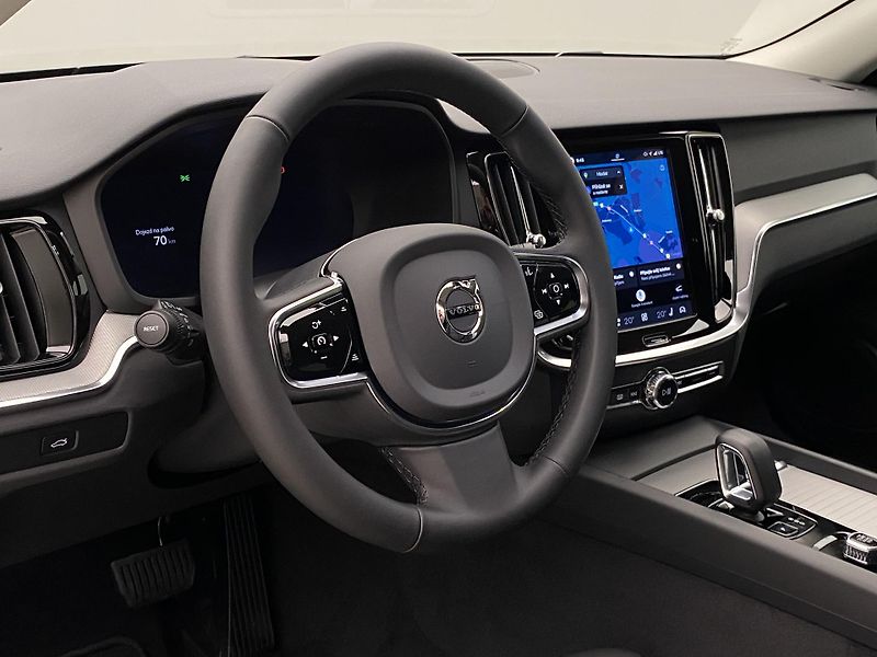 Volvo V60 (2026) B4 AUT BRIGHT PLUS - fotka 4 z 61