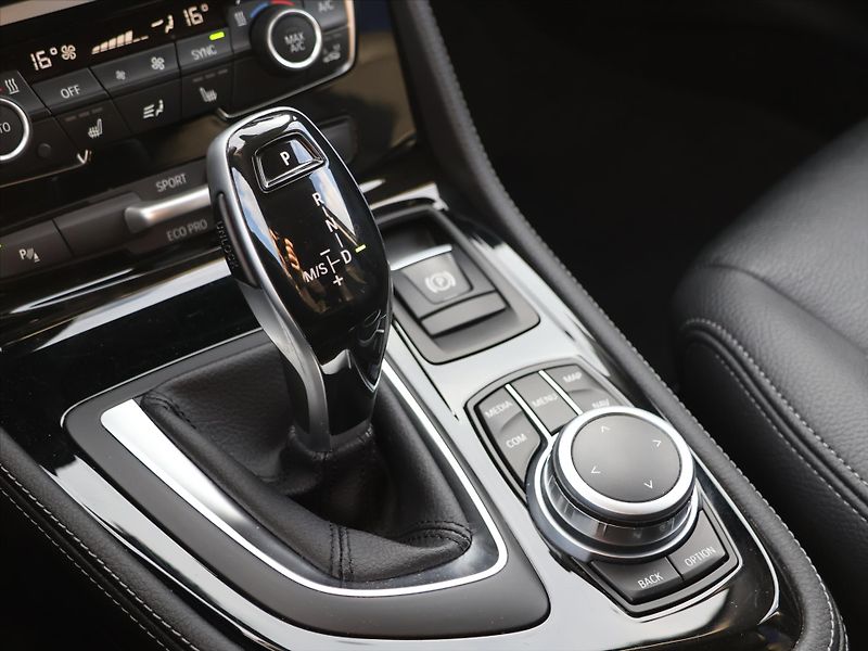 BMW Řada 2 1,5 216d Automat CZ Kůže LED - fotka 28 z 36