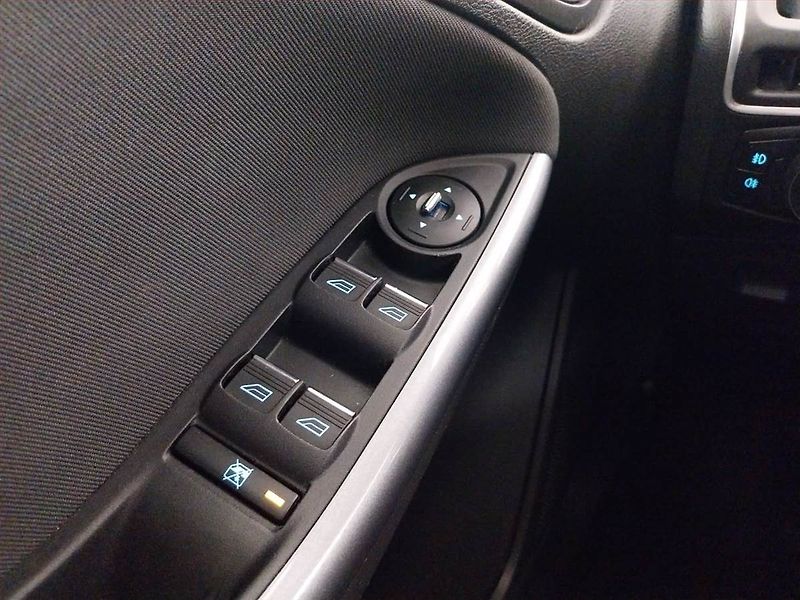 Ford Focus (2012) Titanium 2.0 TDCi, Serv.kniha - fotka 20 z 20