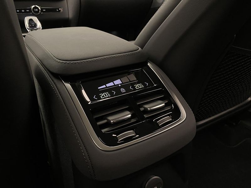 Volvo XC90 (2025) T8 AWD Plug-in BRIGHT PLUS 7m - fotka 75 z 76