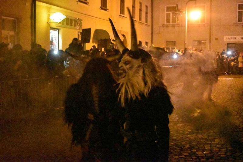 Krampusové a ďábelská vozidla