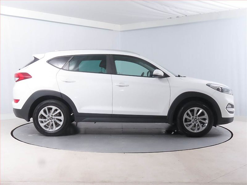 Hyundai Tucson (2017) 1.7 CRDi, Kůže, Navi, Tempomat - fotka 6 z 17