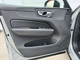 Volvo XC60 PLUS DARK B4 AWD 145kW - náhled 25
