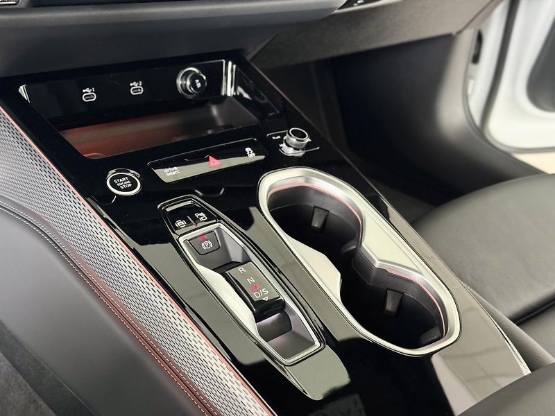 Audi A6 TDI S-LINE*Matrix*360K*Skladem - fotka 22 z 42