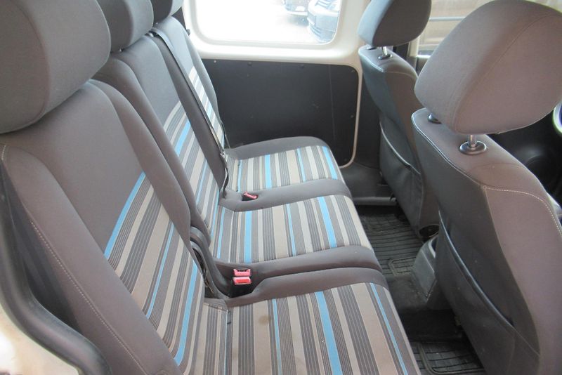 Volkswagen Caddy 1.6TDI KLIMA VŮZ NA OPRAVU !! - fotka 13 z 15