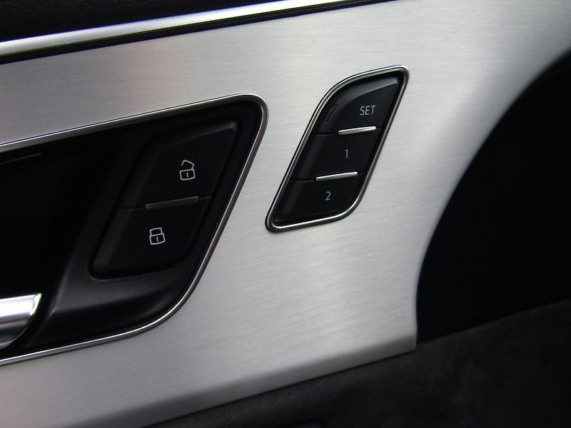 Audi Q8 (2021) 50 TDI 210kW  S-LINE - fotka 40 z 42