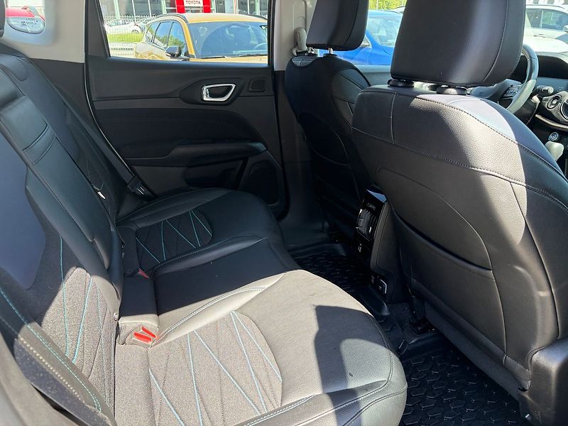 Jeep Compass 1.5 e-Hybrid aut. FWD Upland - fotka 7 z 11