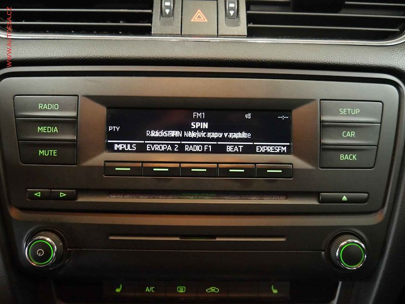 Škoda Octavia (2014) 1.6 TDi, 1.maj, AC, tempo - fotka 12 z 14