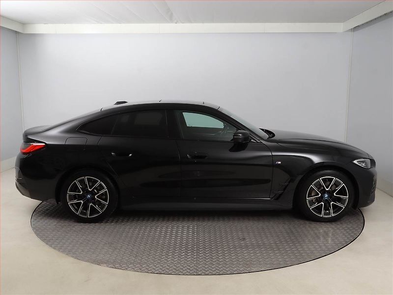 BMW i4 (2022) eDrive40, SoH 96% - fotka 6 z 24