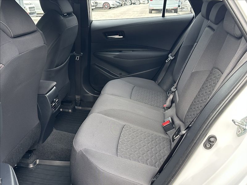 Toyota Corolla 1,2 Turbo 115PS  TS Comfort - fotka 14 z 53