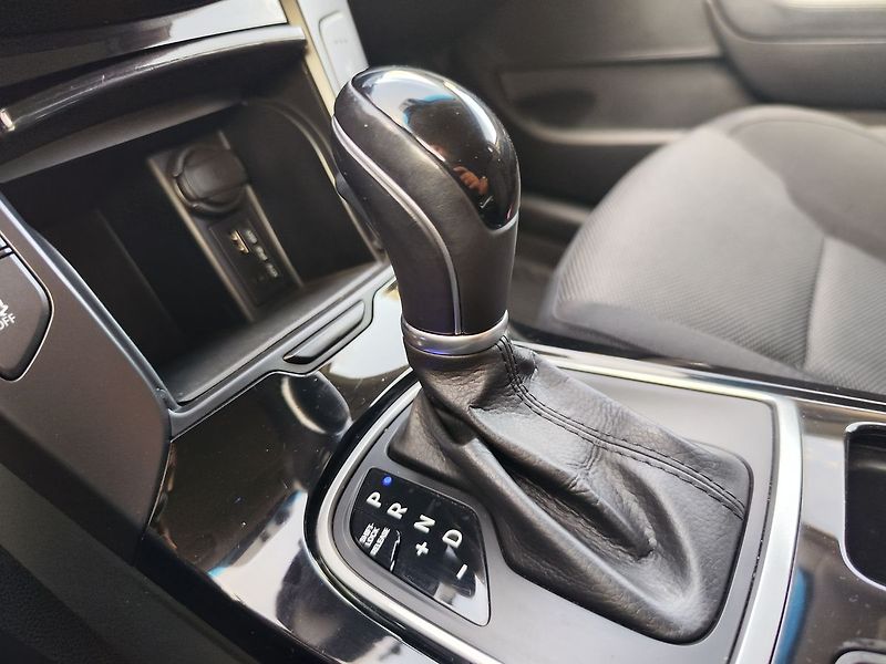 Hyundai i40 1.7 CRDI/100kW Experience AT - fotka 17 z 29