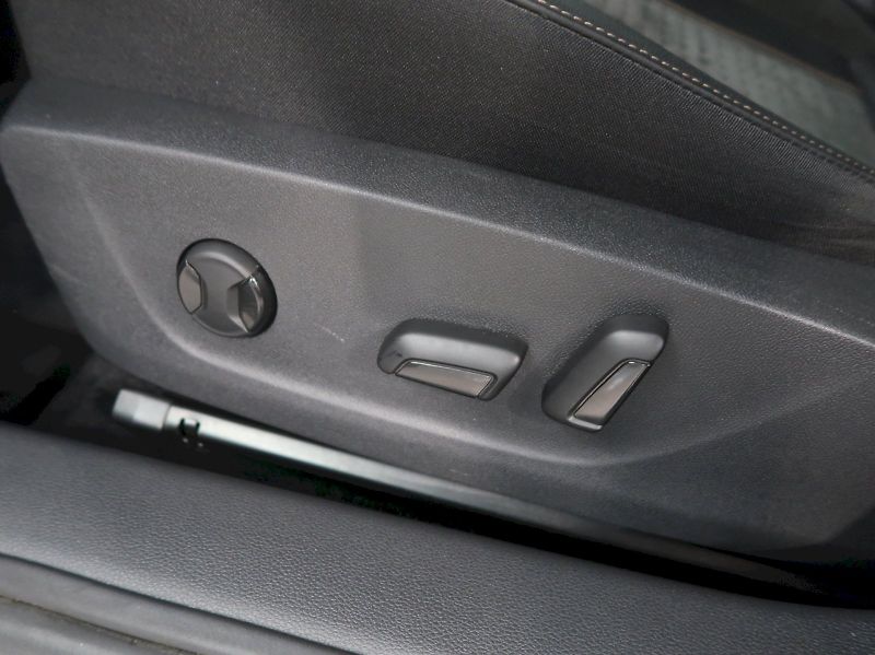 Škoda Kamiq (2025) TOP SELECTION 1.0TSI 85KW - fotka 14 z 41