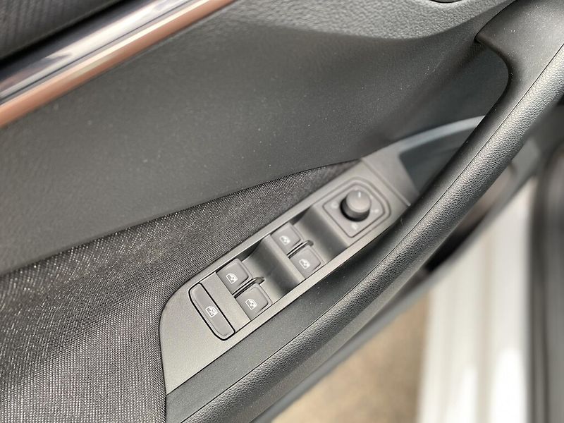 Škoda Scala 1,0 TSI 85 kW Selection - fotka 11 z 26
