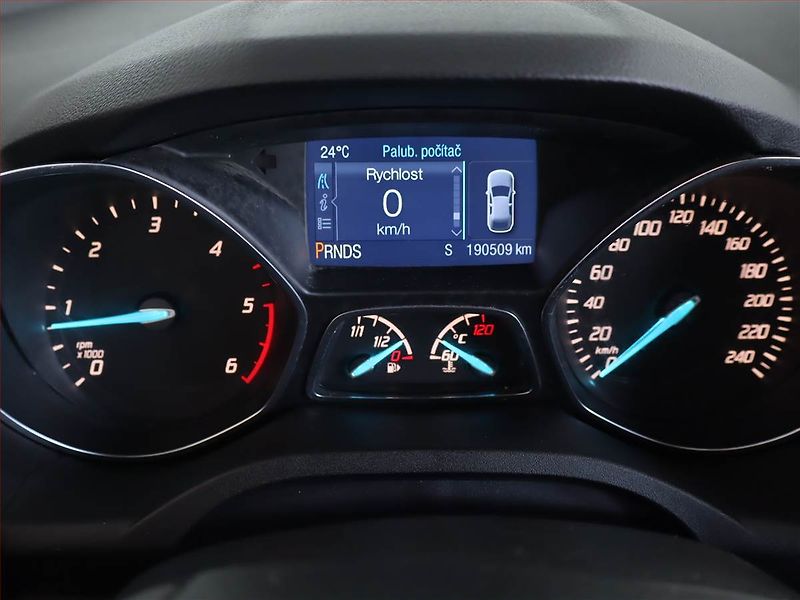 Ford Kuga (2014) 2.0 TDCi, 4X4, Automat - fotka 11 z 24