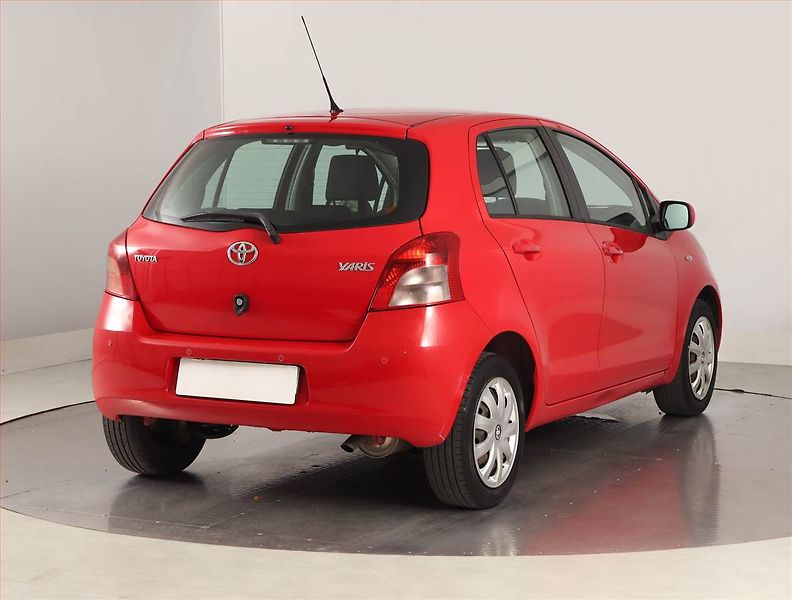 Toyota Yaris (2007) 1.3 VVT-i, Automat - fotka 5 z 19