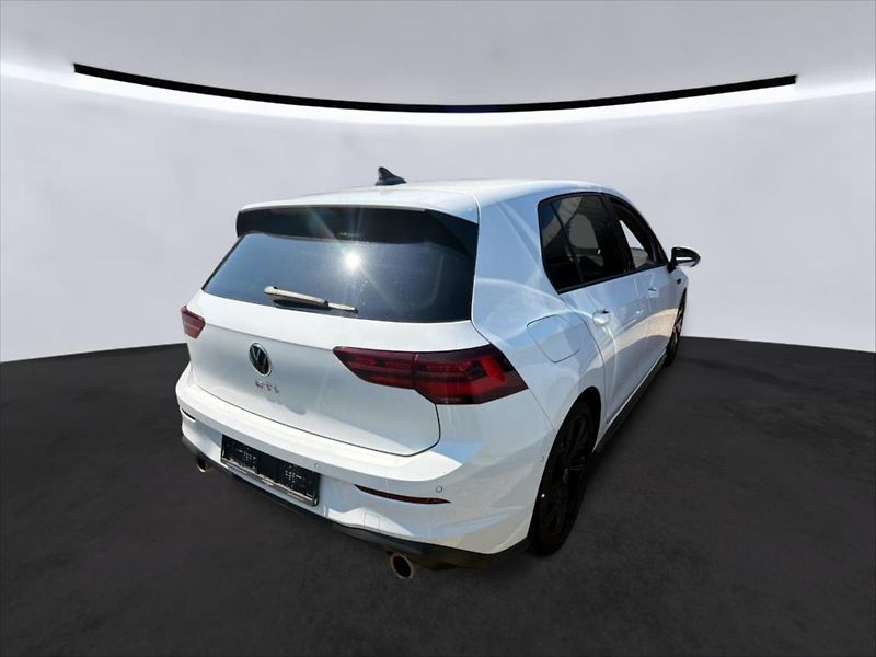 Volkswagen Golf 2,0 TSI 180 KW IQ-LIGHT KŮŽE - fotka 4 z 9
