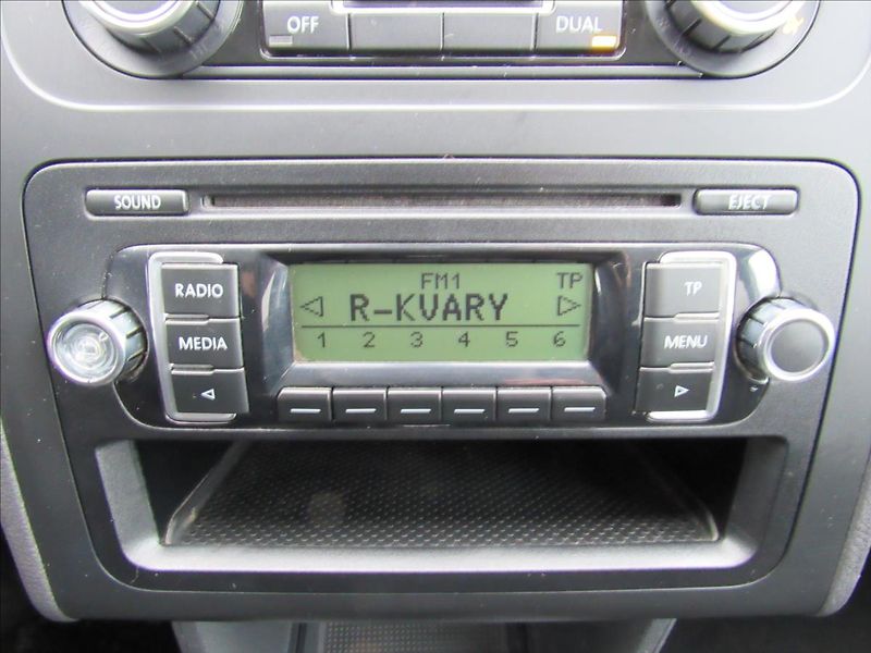 Volkswagen Touran 1,2 TSI 77kW 7 míst - fotka 17 z 25