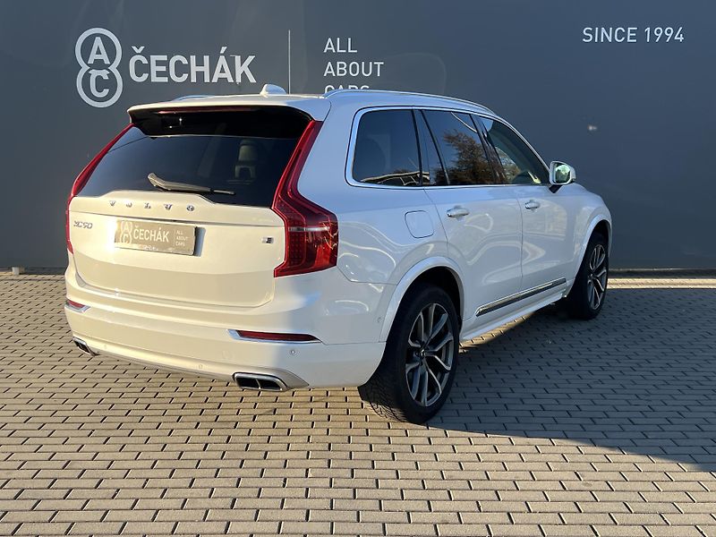 Volvo XC90 (2018) D5 AWD 173kW - fotka 5 z 42