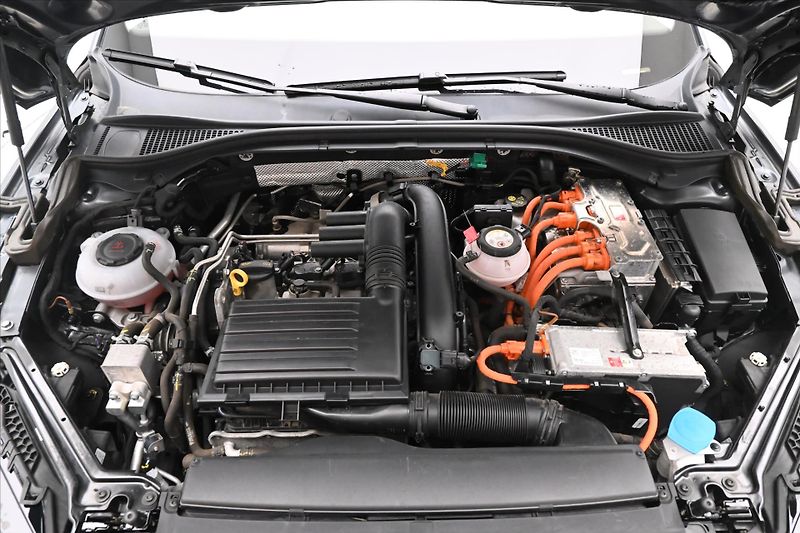 Škoda Superb 1,4 TSI iV 160 kW DSG Style Zá - fotka 9 z 33