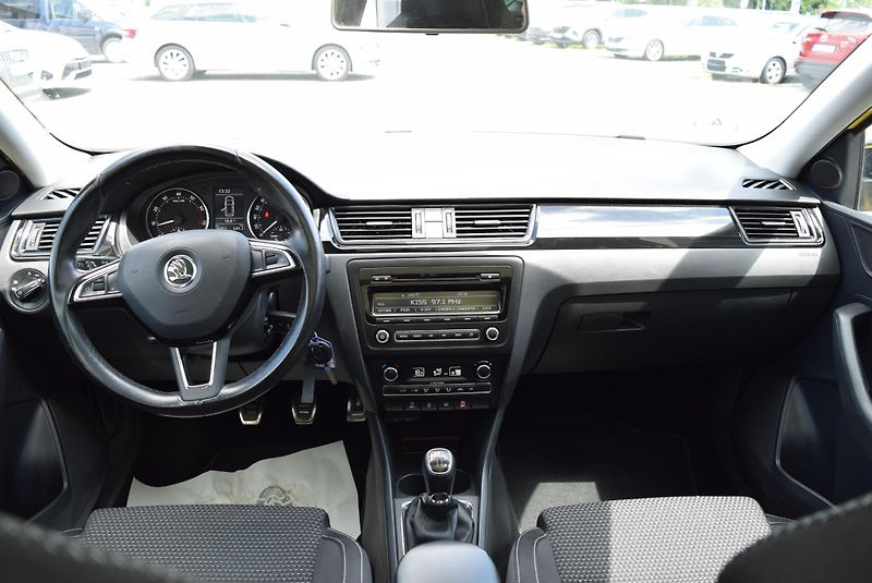 Škoda Rapid (2014) 1.2TSI 63kw AMBITION PANO OPS - fotka 16 z 50