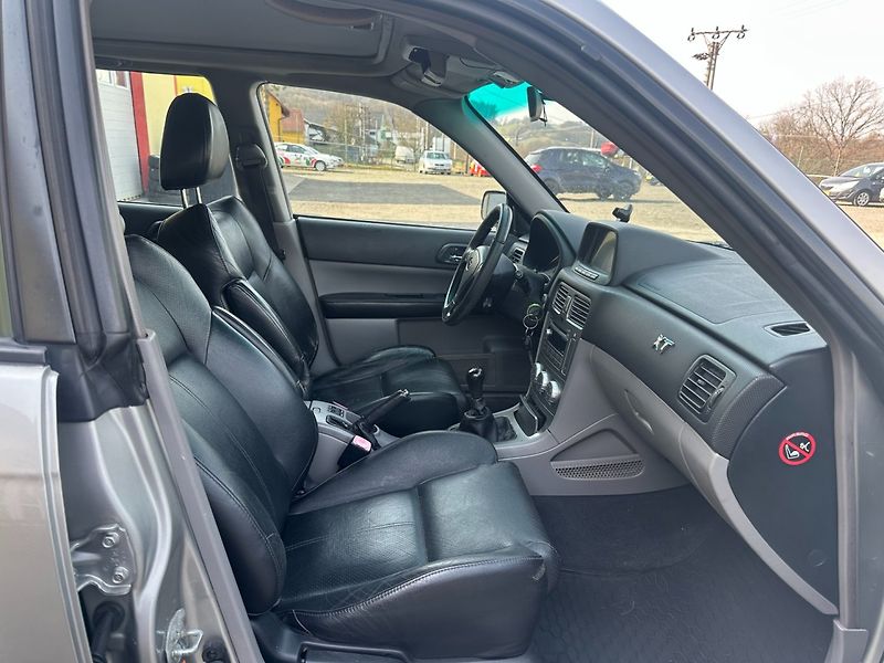 Subaru Forester 2.5i 155kW/4x4/Tažné - fotka 17 z 21