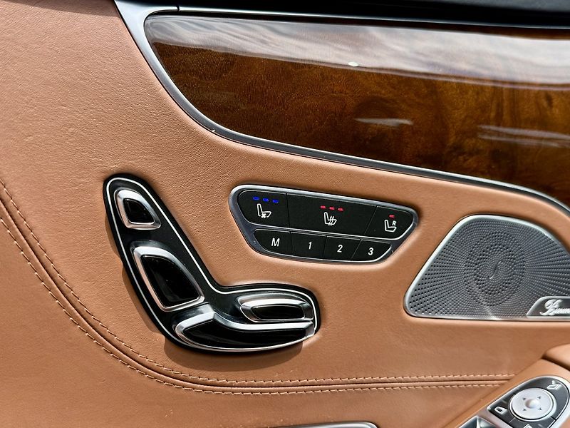 Mercedes-Benz Třídy S (2014) 500 4MATIC kupé - fotka 17 z 49