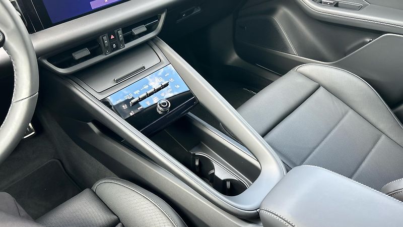 Porsche Macan (2026) 4S Electric - fotka 20 z 30