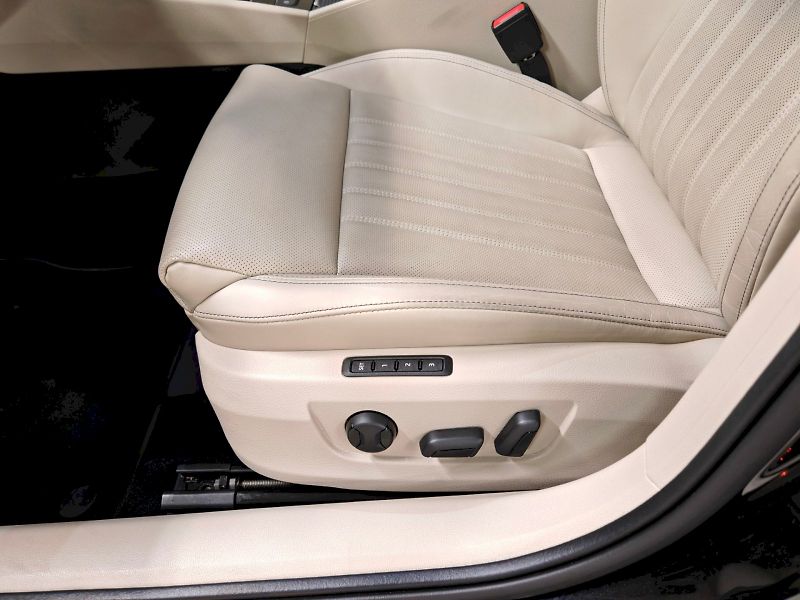 Škoda Superb (2024) iV 1.4 TSI 160 kW DSG L&K - fotka 20 z 28