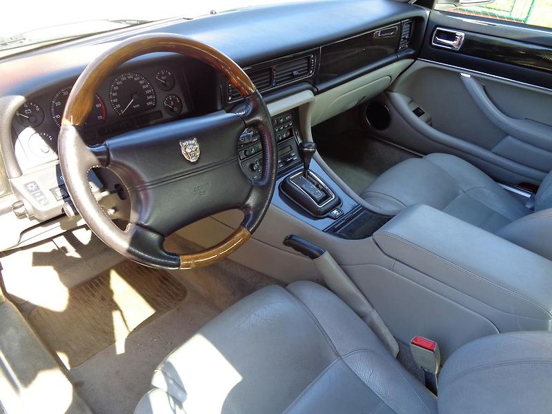 Jaguar XJ6 (1996) 3.2 SOVEREIGN 155kW - fotka 8 z 10