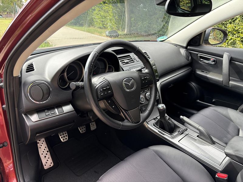 Mazda 6 2.0 Sports-Line - fotka 26 z 32