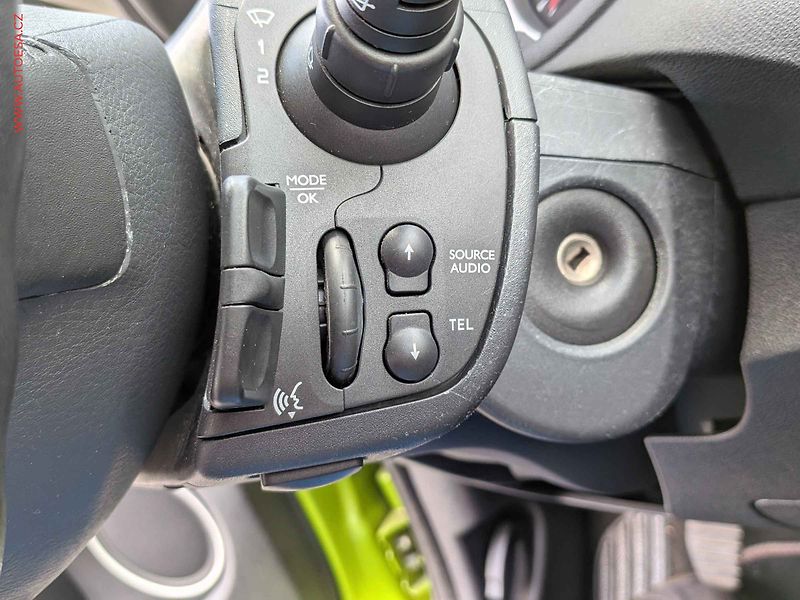 Renault Clio (2009) 1.2i, AAC - fotka 15 z 15