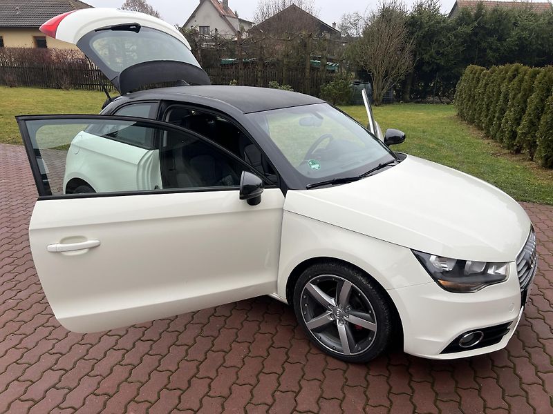 Audi A1 1.2TFSI 63KW,KůŽE,NAVI,2xALU - fotka 27 z 42