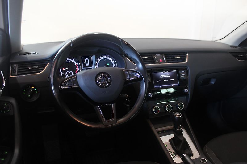 Škoda Octavia (2019) 2.0TSI DSG 4x4 140kW  - fotka 25 z 29