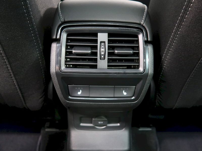 Škoda Karoq (2026) SPORTLINE 2.0TDI 110KW 4x4 DSG - fotka 43 z 46