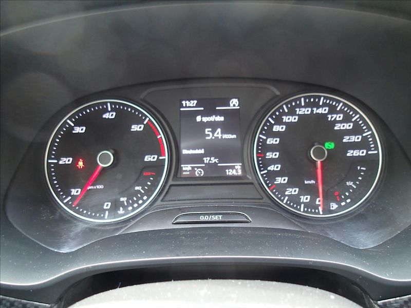 Seat Leon 2,0 TDi, FR, Dsg, ČR - fotka 21 z 49