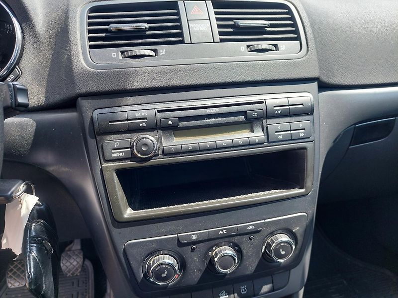 Škoda Yeti (2013) 2.0TDi Active 4x4 - fotka 16 z 40