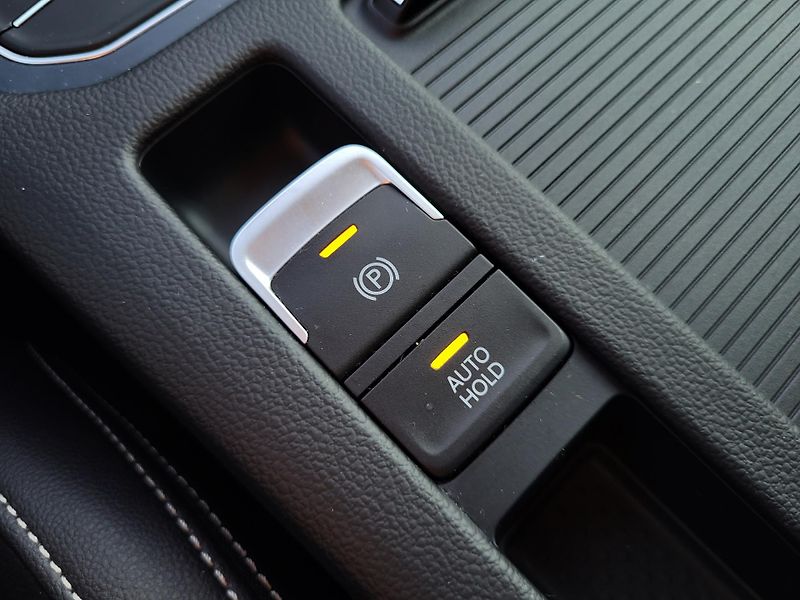 Volkswagen Passat 1.4 TSI PHEV GTE HYBRID - fotka 25 z 48