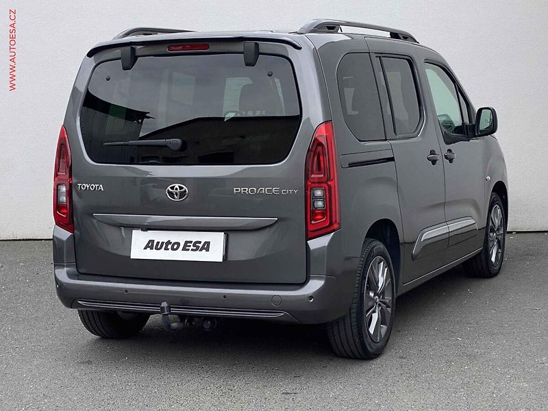 Toyota ProAce City Verso (2023) 1.5D-4D, 1.maj,ČR, Family - fotka 4 z 14