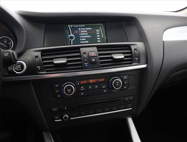 BMW X3 (2013) xDrive20d, 4X4, Automat - fotka 10 z 21