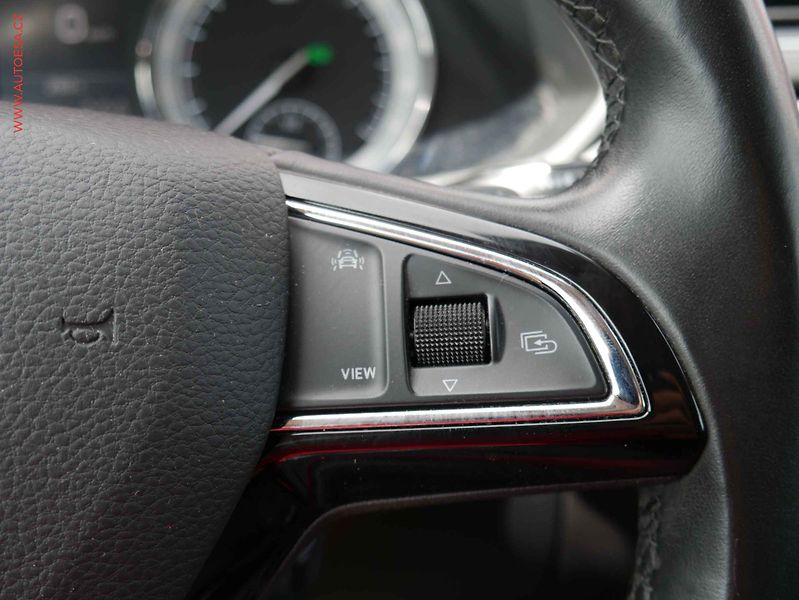 Škoda Superb (2020) 2.0TDi, Style, DSG, LED - fotka 16 z 23