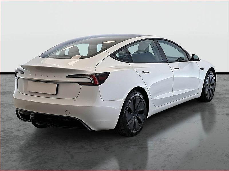 Tesla Model 3 (2023) Standard Range 60kWh, SoH 95% - fotka 5 z 31
