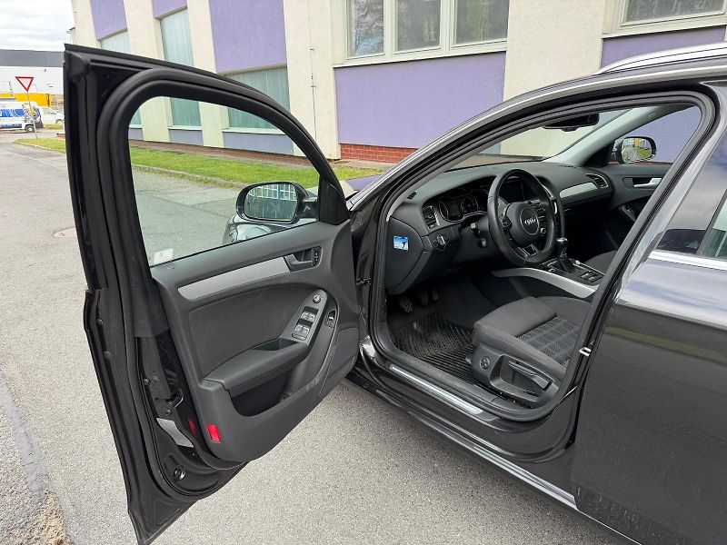Audi A4 2,0 TDi Quattro /1.maj./ ČR /  - fotka 8 z 30