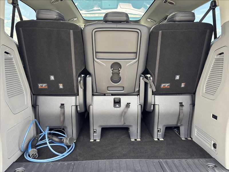 Ford Tourneo Custom 2,5 PHEV 171kW Titanium X L1 - fotka 13 z 59