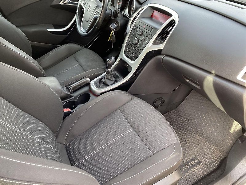 Opel Astra (2012) Combi 1.7 D Sport Tourer - fotka 8 z 28