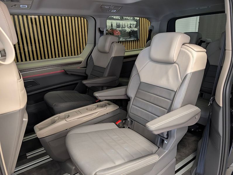 Volkswagen Multivan 1.5 TSI LONG 4 MOTION STYLE 18 - fotka 23 z 30