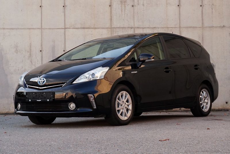 Toyota Prius 1.8 HYBRID 7míst - fotka 6 z 34