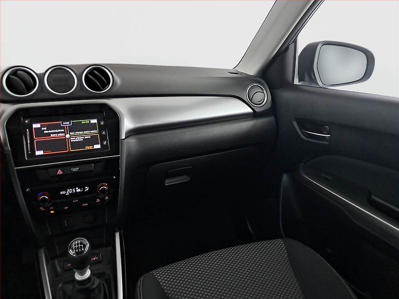 Suzuki Vitara (2022) 1.4 BoosterJet - fotka 8 z 20